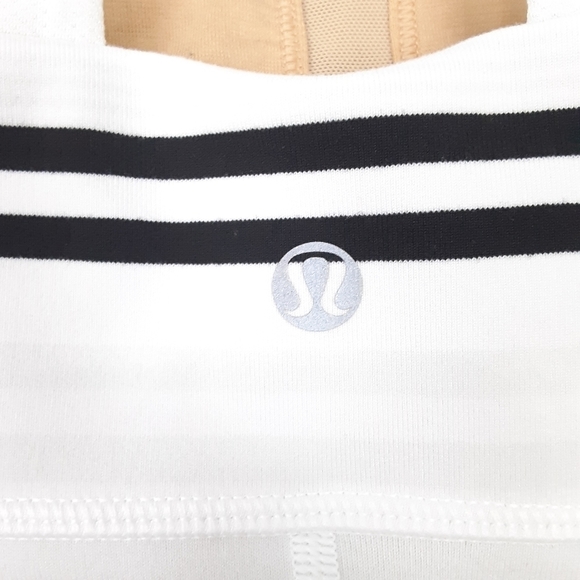 Lululemon Scoop Me Up Tank In Grey/White Stripe Size 6 🩶🤍🩶 - Picture 6 of 8